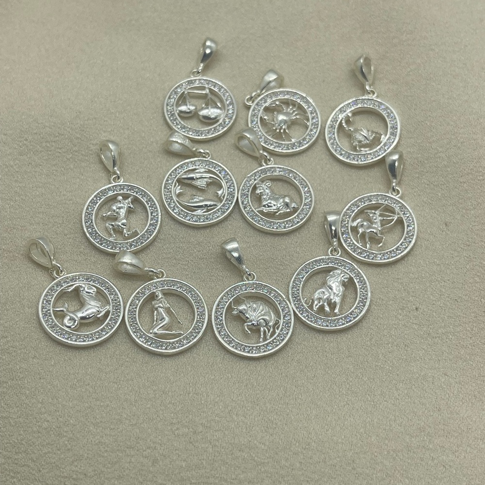 925 Sterling Silver Libra ♎️ Zodiac Charm Necklace - Picture 4 of 5